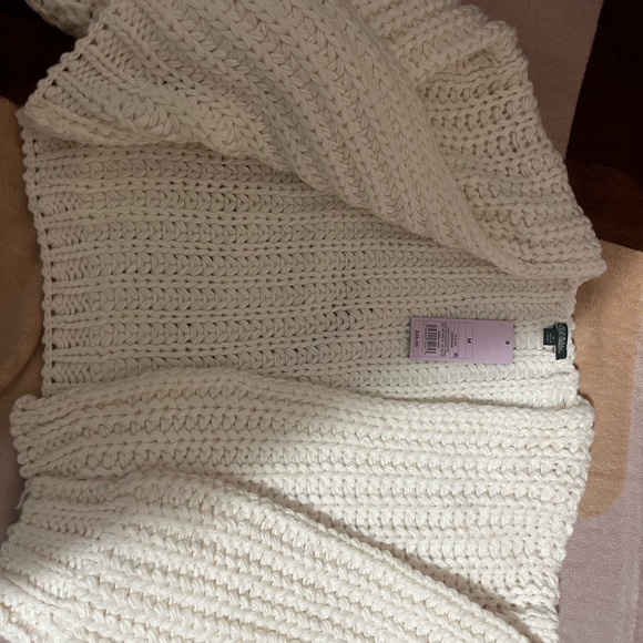 White cardigan - Picture 1 of 4